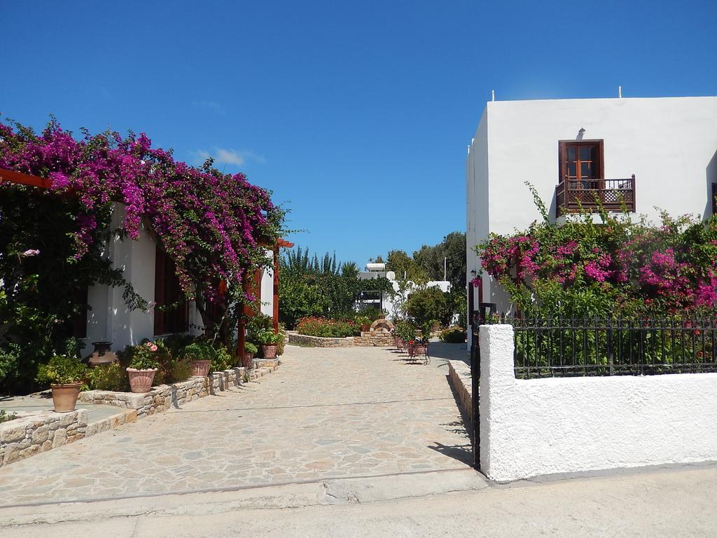 Deidamia Hotel Skyros Bagian luar foto
