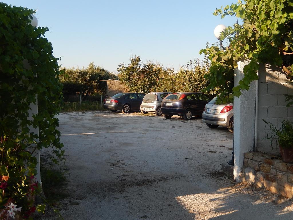 Deidamia Hotel Skyros Bagian luar foto