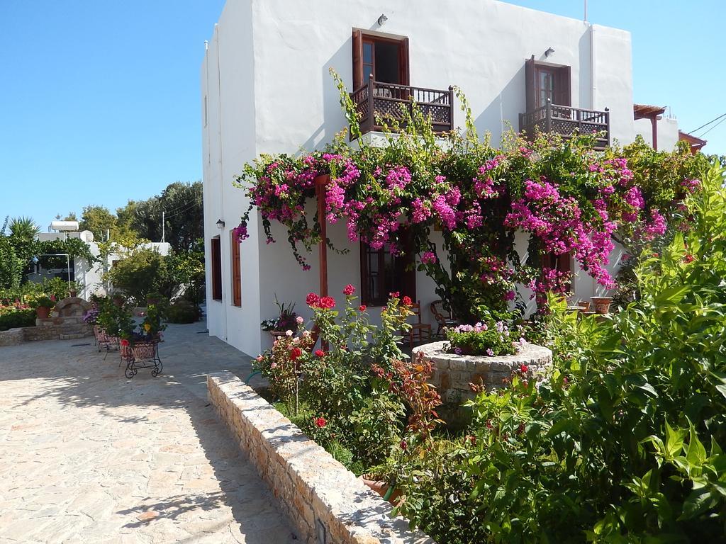 Deidamia Hotel Skyros Bagian luar foto