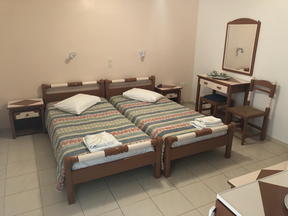 Deidamia Hotel Skyros Bagian luar foto