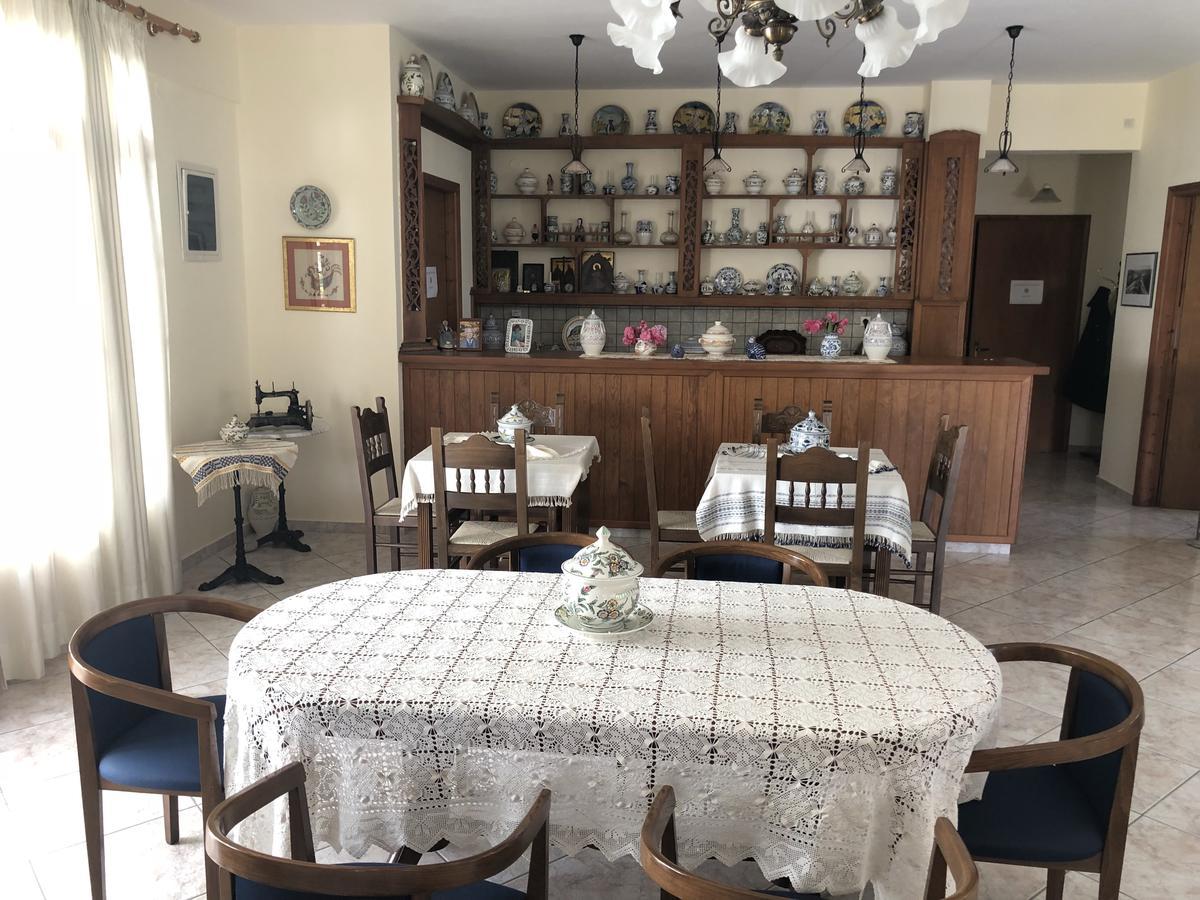 Deidamia Hotel Skyros Bagian luar foto