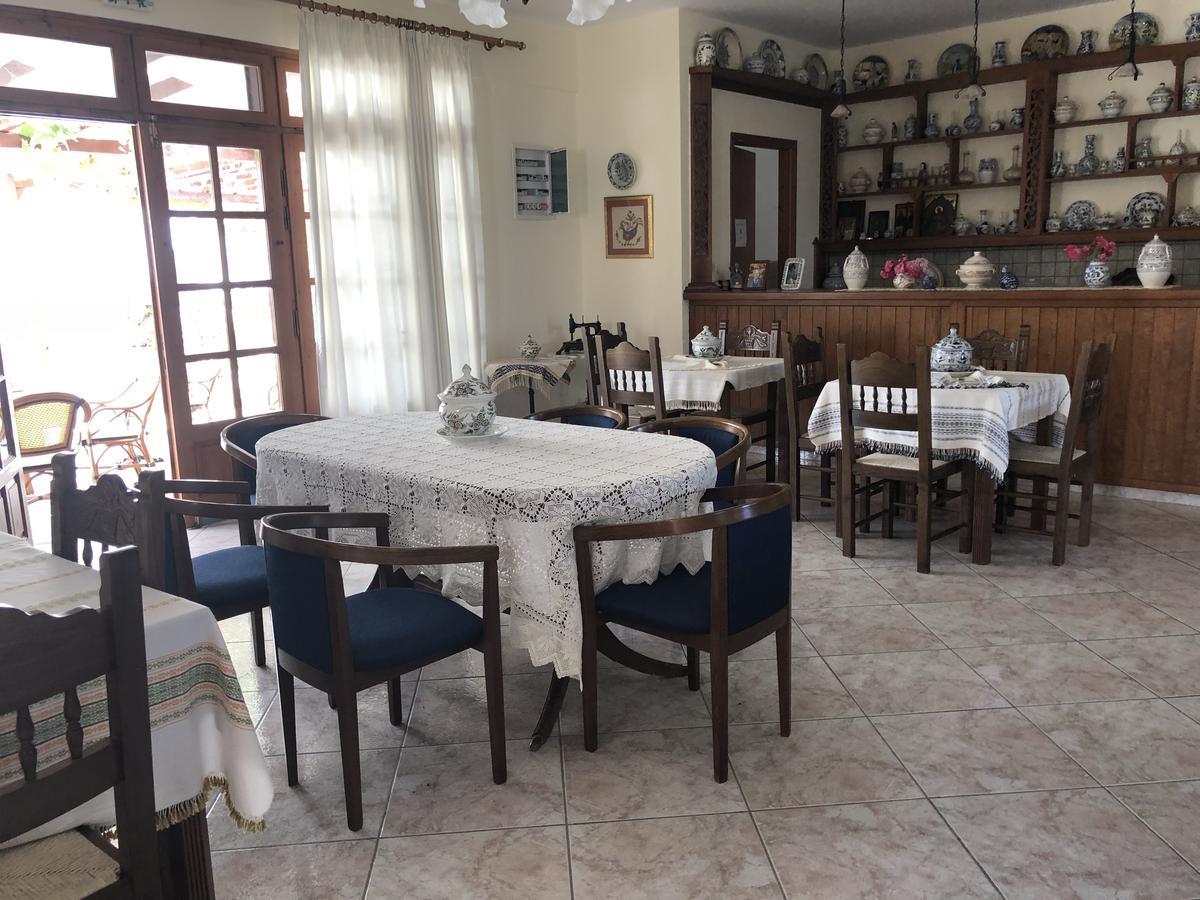 Deidamia Hotel Skyros Bagian luar foto