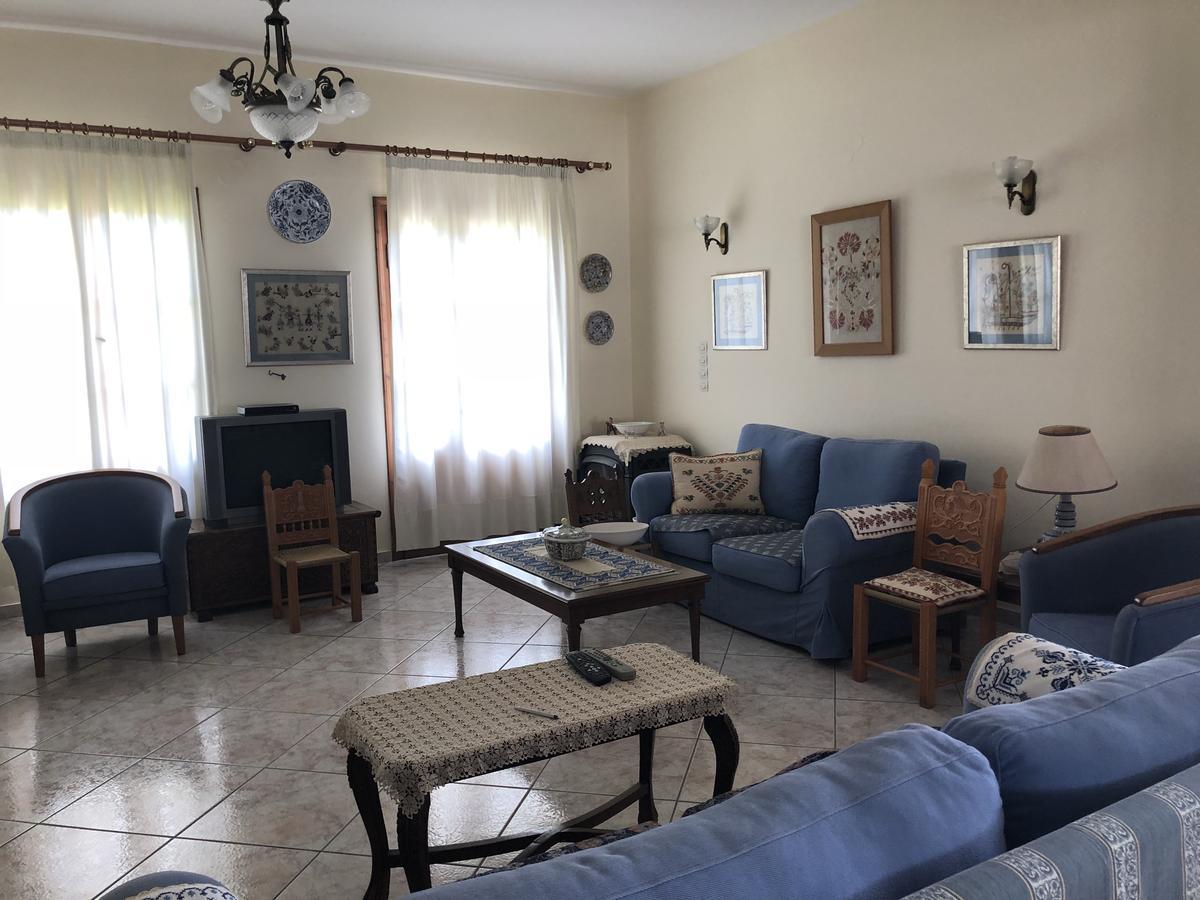 Deidamia Hotel Skyros Bagian luar foto