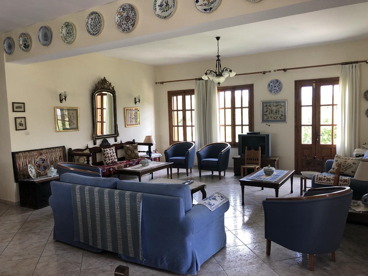 Deidamia Hotel Skyros Bagian luar foto