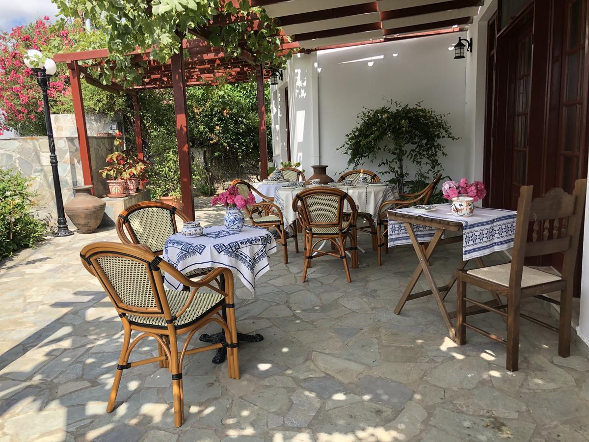 Deidamia Hotel Skyros Bagian luar foto